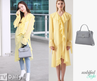 Blanc+&+Eclare:+‘Bia’+Dress+@+blancgroup.com+$325
Couronne:+‘Neuf’+Tote+Bag+@+kolonmall.com+₩588,000+₩529,200+