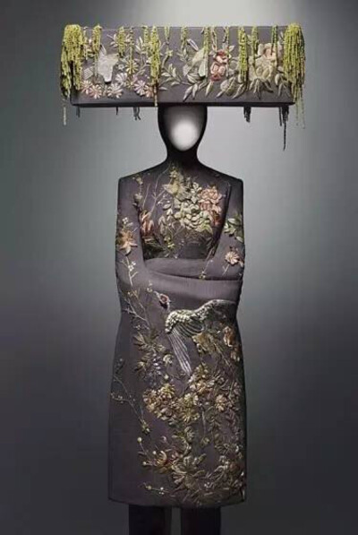 【Alexander McQueen - Savage Beauty】