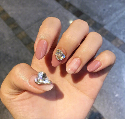 挑剔指甲小妖精