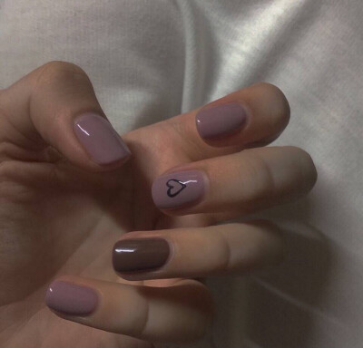 挑剔指甲小妖精