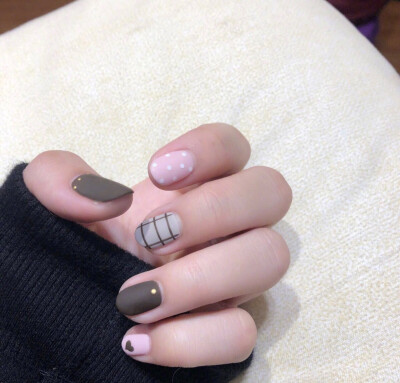 挑剔指甲小妖精