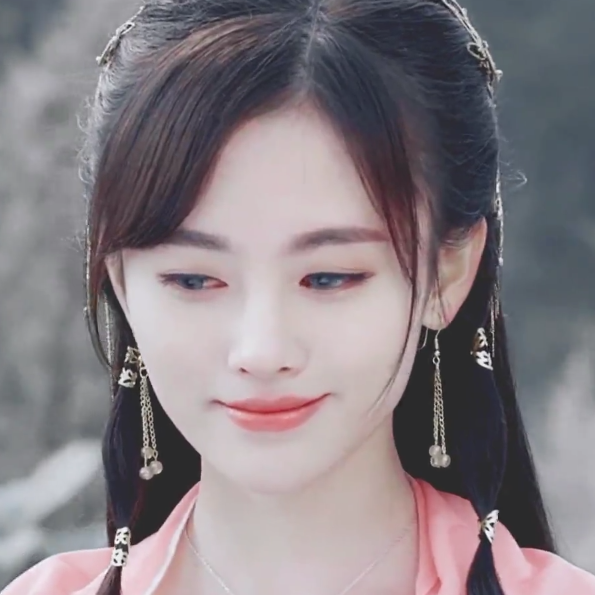 女爱豆头像/Lacey
好像混入了什么不得了的东西~