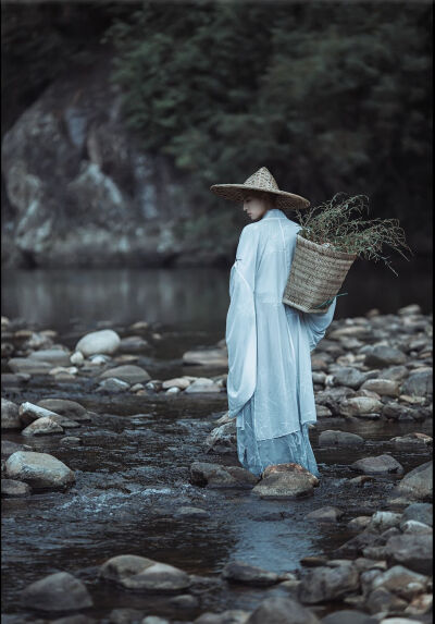 抖音和尚 青暮从山