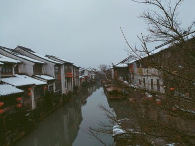 苏州山塘街的雪