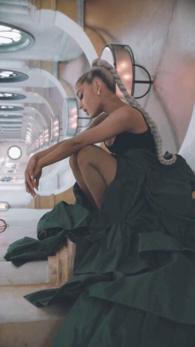 Ariana Grande 爱莉杏菜