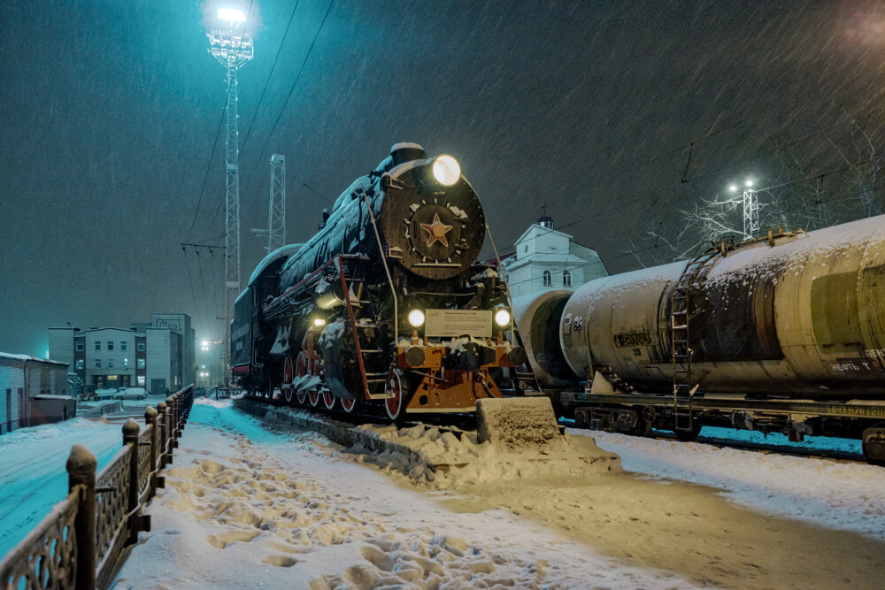 General+1800x1201+night+train+winter+snow+locomotive