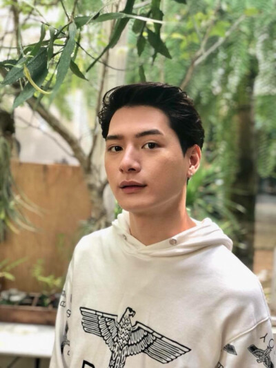 泰剧一年生 王慧侦 暖暖 阿日学长 Arthit KristPerawat
cr.Facebook:@TongHairStylist