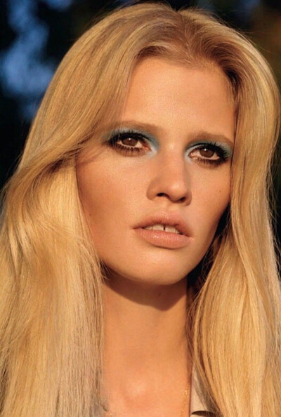 Lara Stone