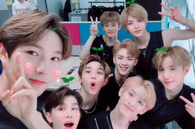 NCT 2018
文泰一Taeil 徐英浩Johhny 李泰容Taeyong 中本悠太Yuta 钱锟Kun 金道英Doyoung 李永钦Ten 郑在玹Jaehyun 董思成Winwin 金廷祐Jungwoo 黄旭熙Lucas 李马克Mark 黄仁俊Renjun 李帝努Jeno 李东赫Haechan 罗渽…