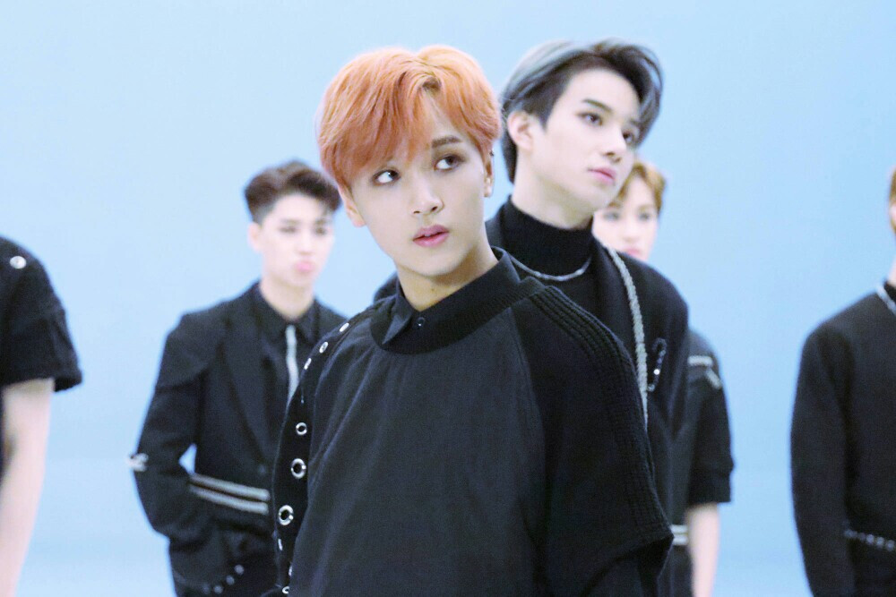 NCT 2018
文泰一Taeil 徐英浩Johhny 李泰容Taeyong 中本悠太Yuta 钱锟Kun 金道英Doyoung 李永钦Ten 郑在玹Jaehyun 董思成Winwin 金廷祐Jungwoo 黄旭熙Lucas 李马克Mark 黄仁俊Renjun 李帝努Jeno 李东赫Haechan 罗渽民Jaemin 钟辰乐Chenle 朴志晟Jisung