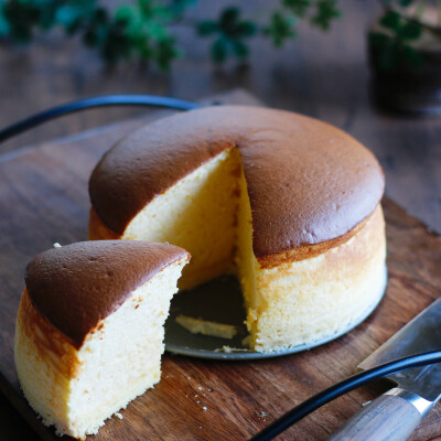 看起来超级松软绵密的蛋糕，by+烘焙师+Mai。