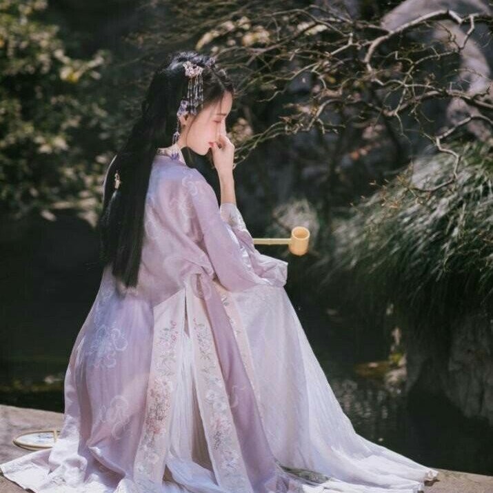 女生头像古风长发