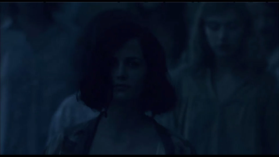 裂缝，伊娃格林