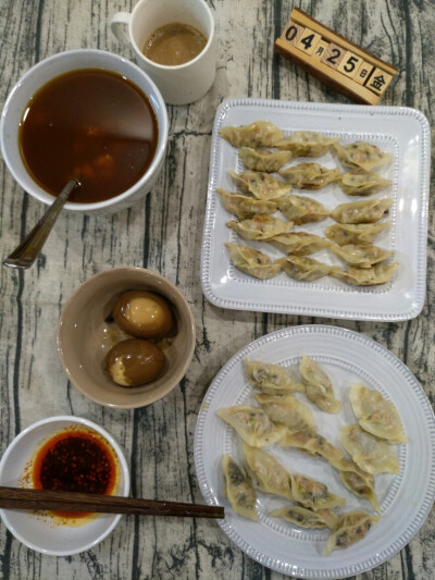 红糖醪糟汤圆+蒸饺+煎饺+卤鸡蛋