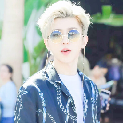 蔡徐坤✨
阿罪の自截
二转注明id
没手别拿