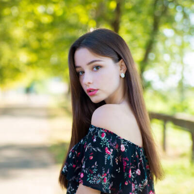 壁纸 头像 Instagram 小姐姐 发型 女头
taaarannn 欧美 妆容