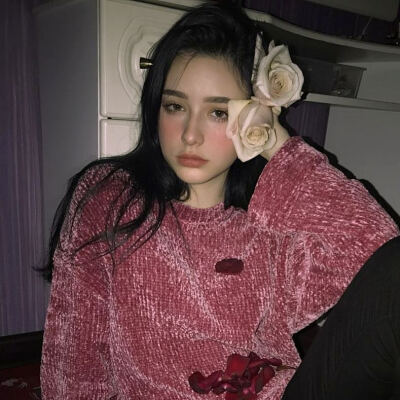 壁纸 头像 Instagram 小姐姐 发型 女头
taaarannn 欧美 妆容