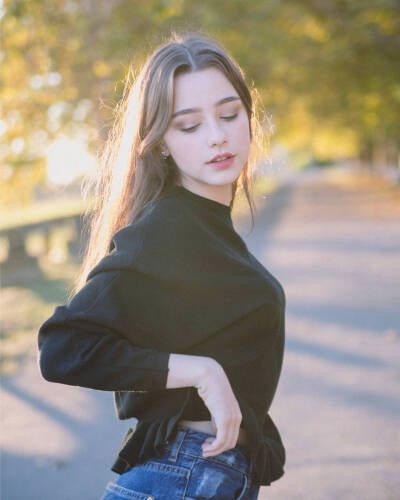 壁纸 头像 Instagram 小姐姐 发型 女头
taaarannn 欧美 妆容