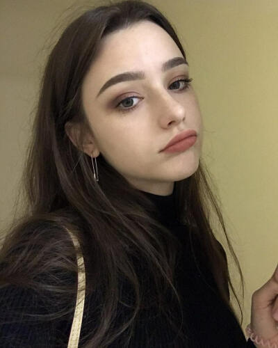 壁纸 头像 Instagram 小姐姐 发型 女头
taaarannn 欧美 妆容