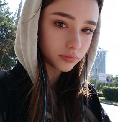 壁纸 头像 Instagram 小姐姐 发型 女头
taaarannn 欧美 妆容