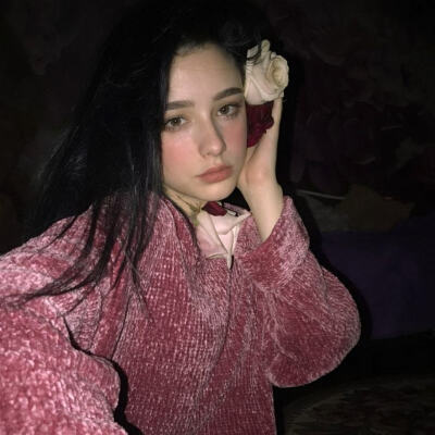 壁纸 头像 Instagram 小姐姐 发型 女头
taaarannn 欧美 妆容