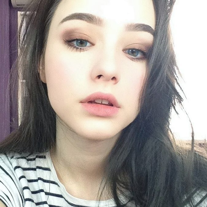 壁纸 头像 Instagram 小姐姐 发型 女头
taaarannn 欧美 妆容