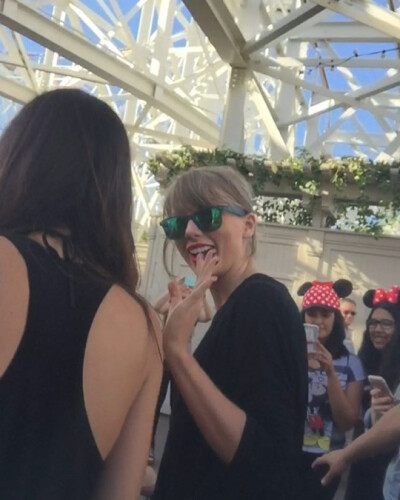 Taylor with her friend Lily Aldridge