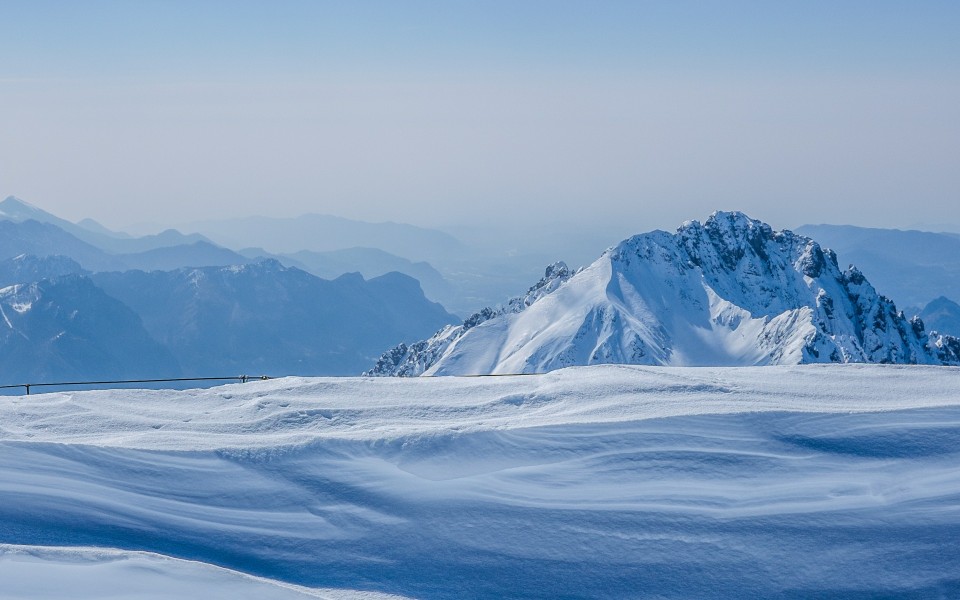 美桌网>壁纸>风景壁纸>精选纯白唯美...
精选纯白唯美雪景高清图片电脑壁纸。白色唯美雪景图片非常适合做壁纸哦。