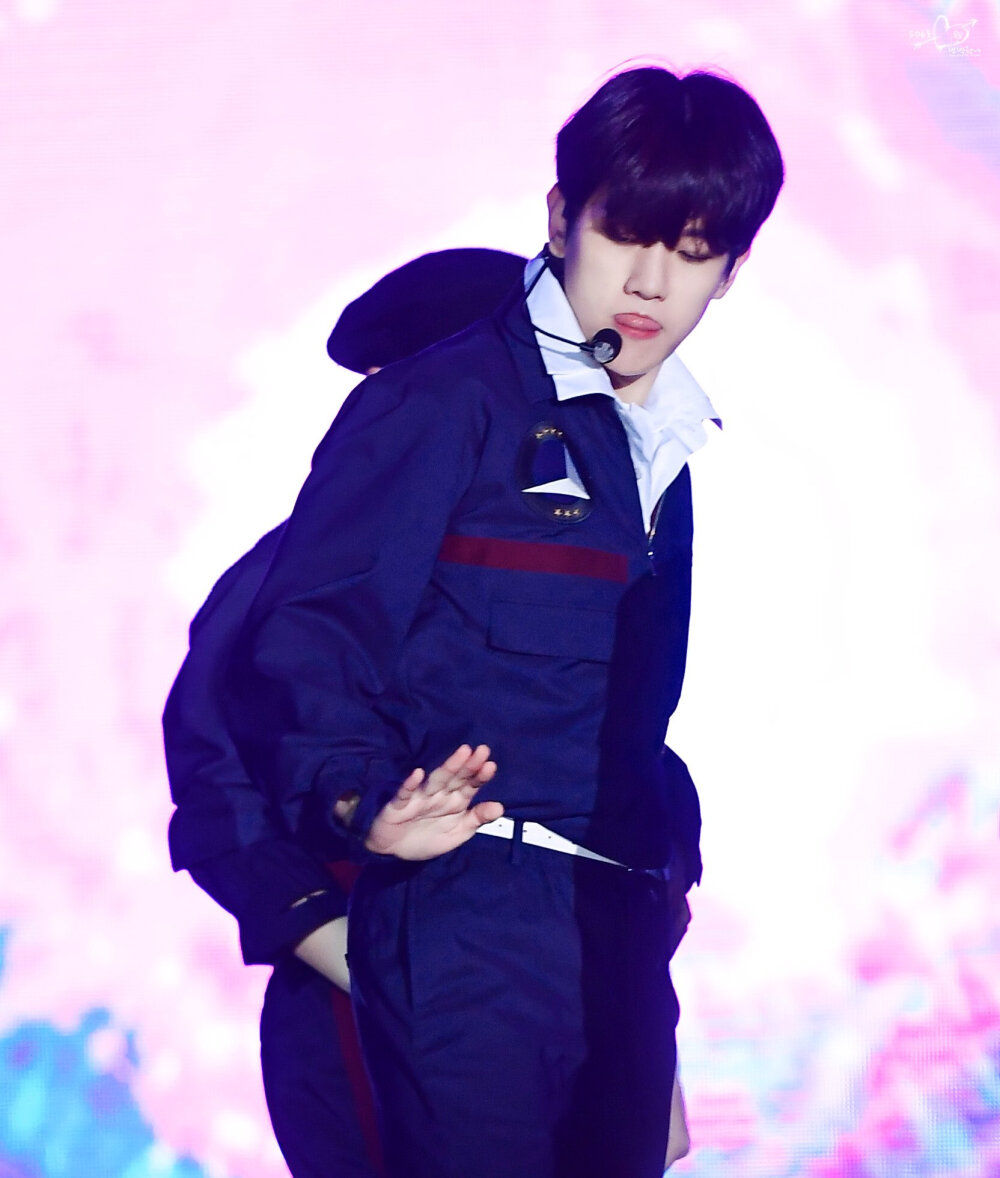 171101平昌冬奥会g100演唱会边伯贤