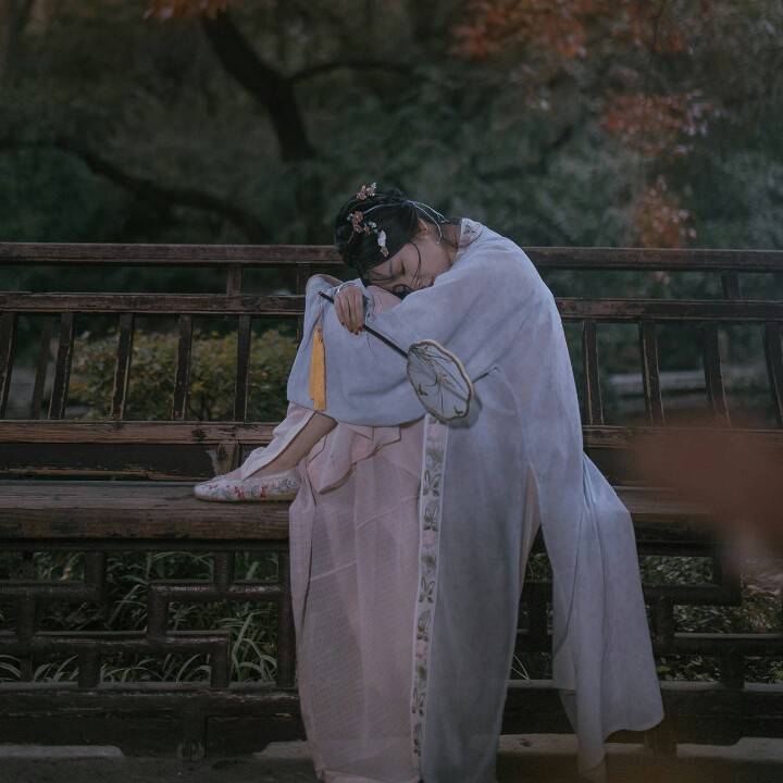 古风真人 壁纸 女生头像 女头 小清新 虐心 唯美 高清 意境 古风 古风