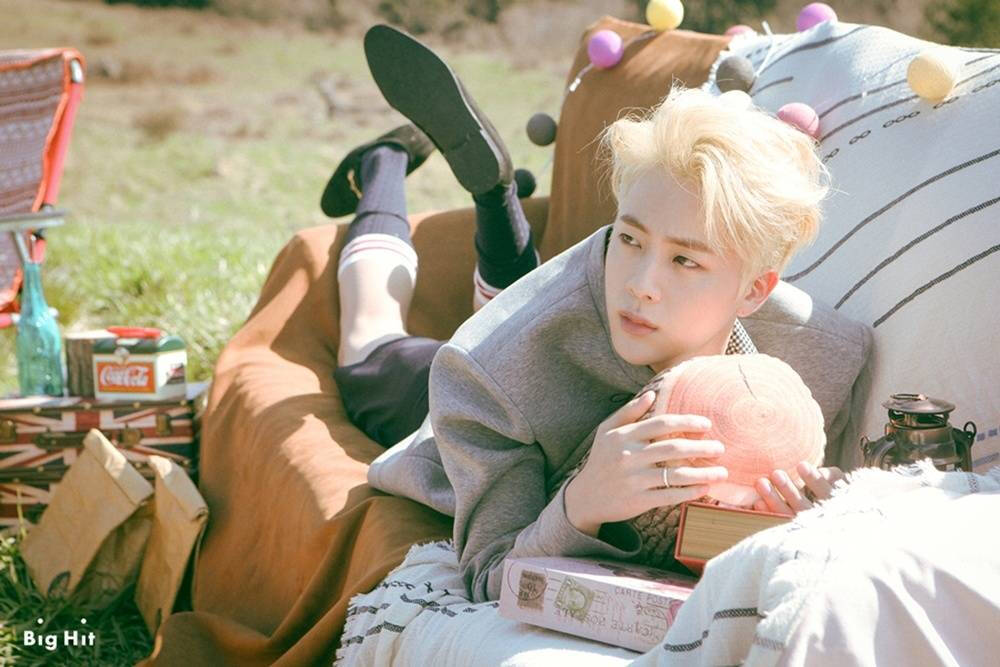 #防弹少年团
【2016】【0428】【二年前的防弹】
专辑预告照——《화양연화 Young Forever》