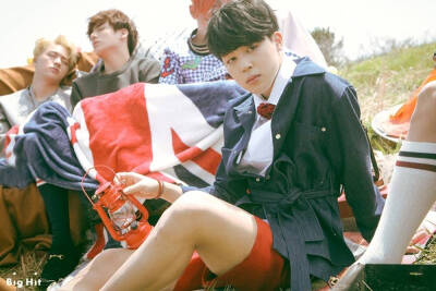 #防弹少年团
【2016】【0428】【二年前的防弹】
专辑预告照——《화양연화 Young Forever》