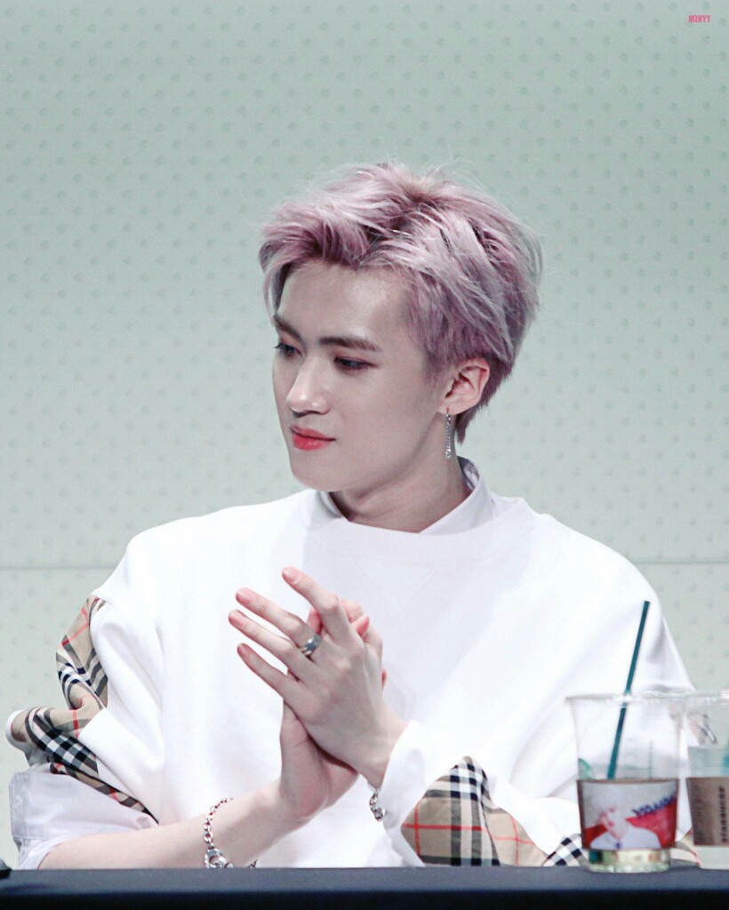 PENTAGON 闫桉（YANAN）