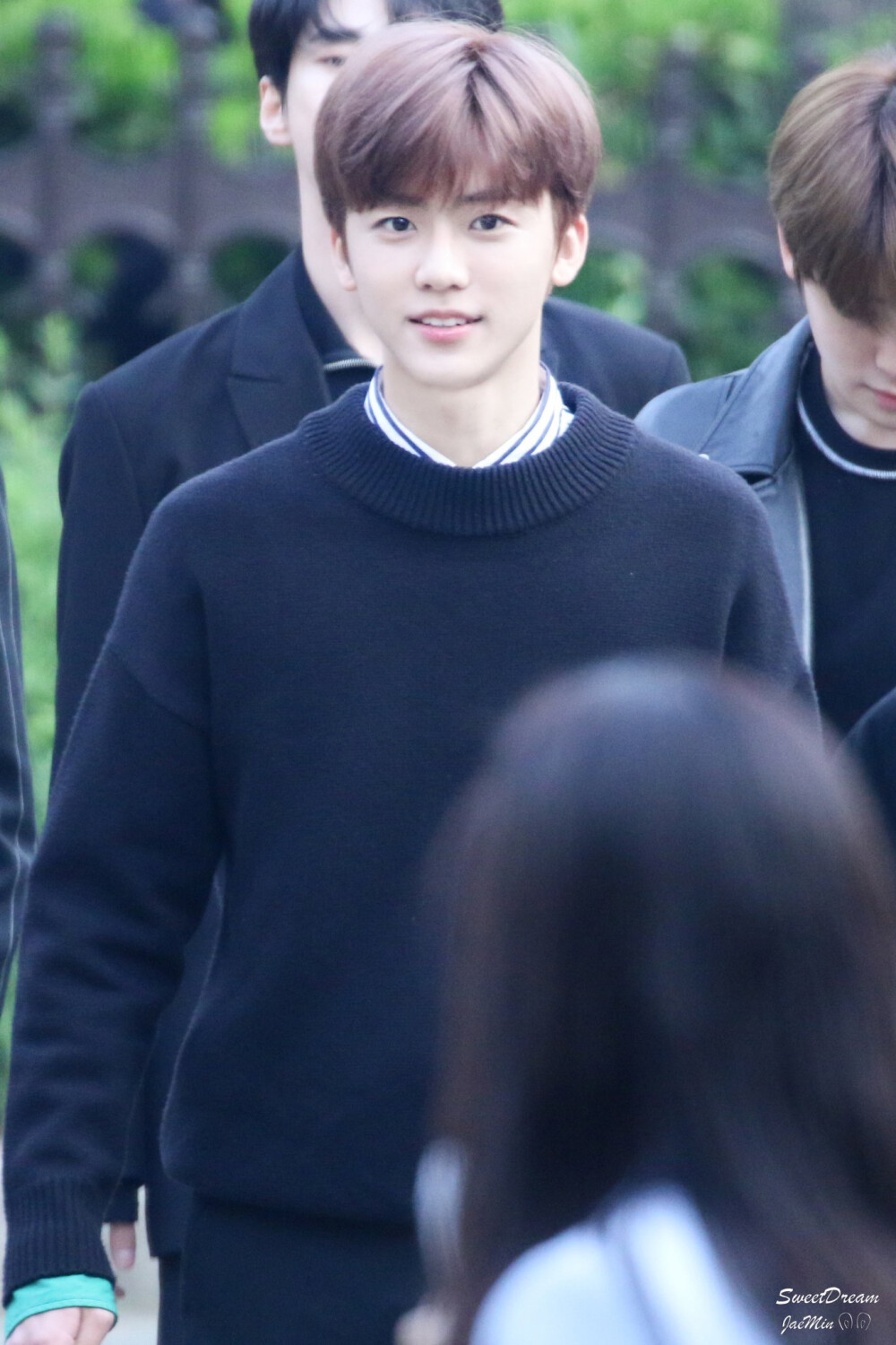 罗渽民,2000年8月13日出生于首尔特别市,韩国男歌手,男子演唱组合nct