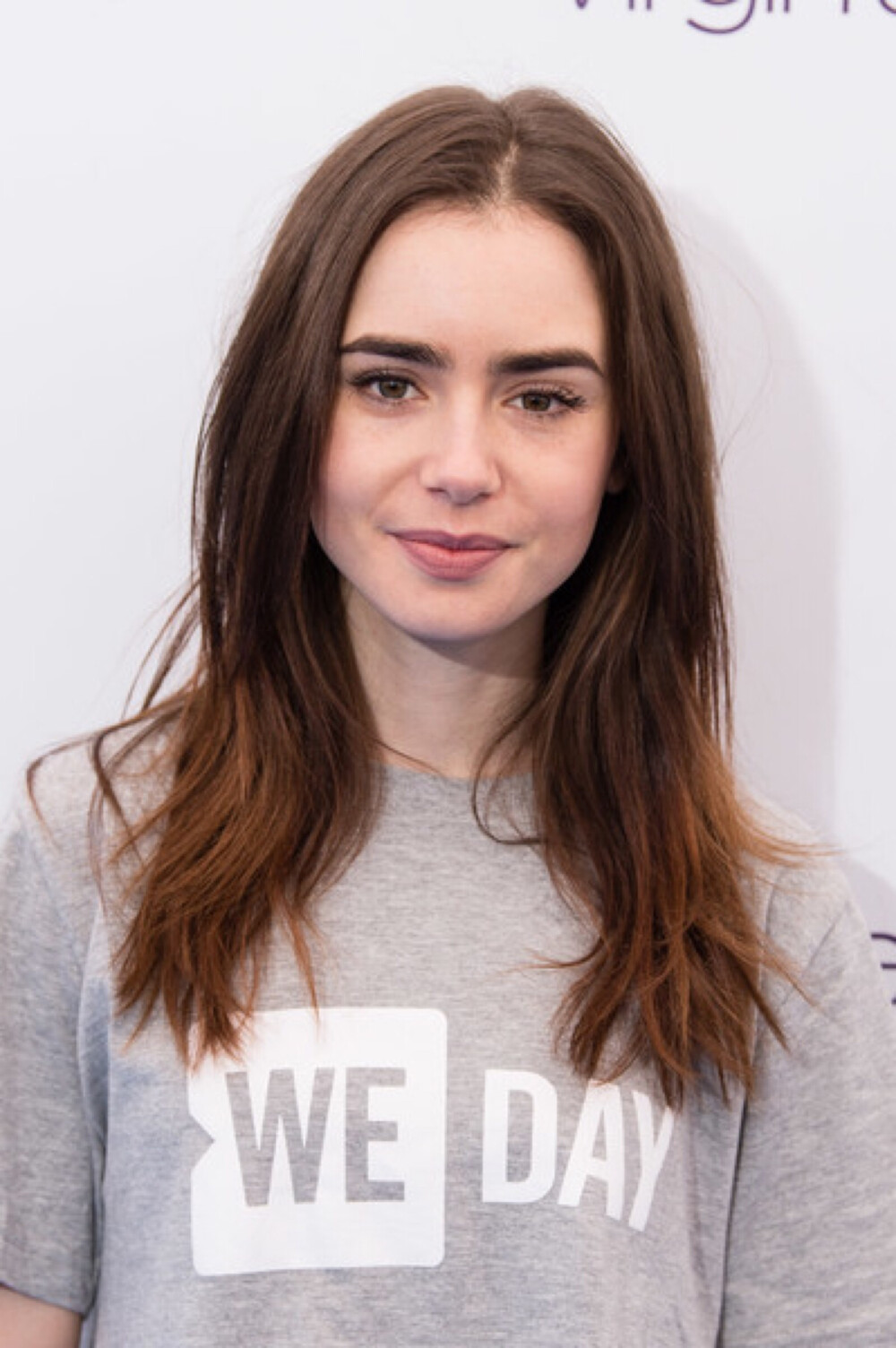 Lily Collins 