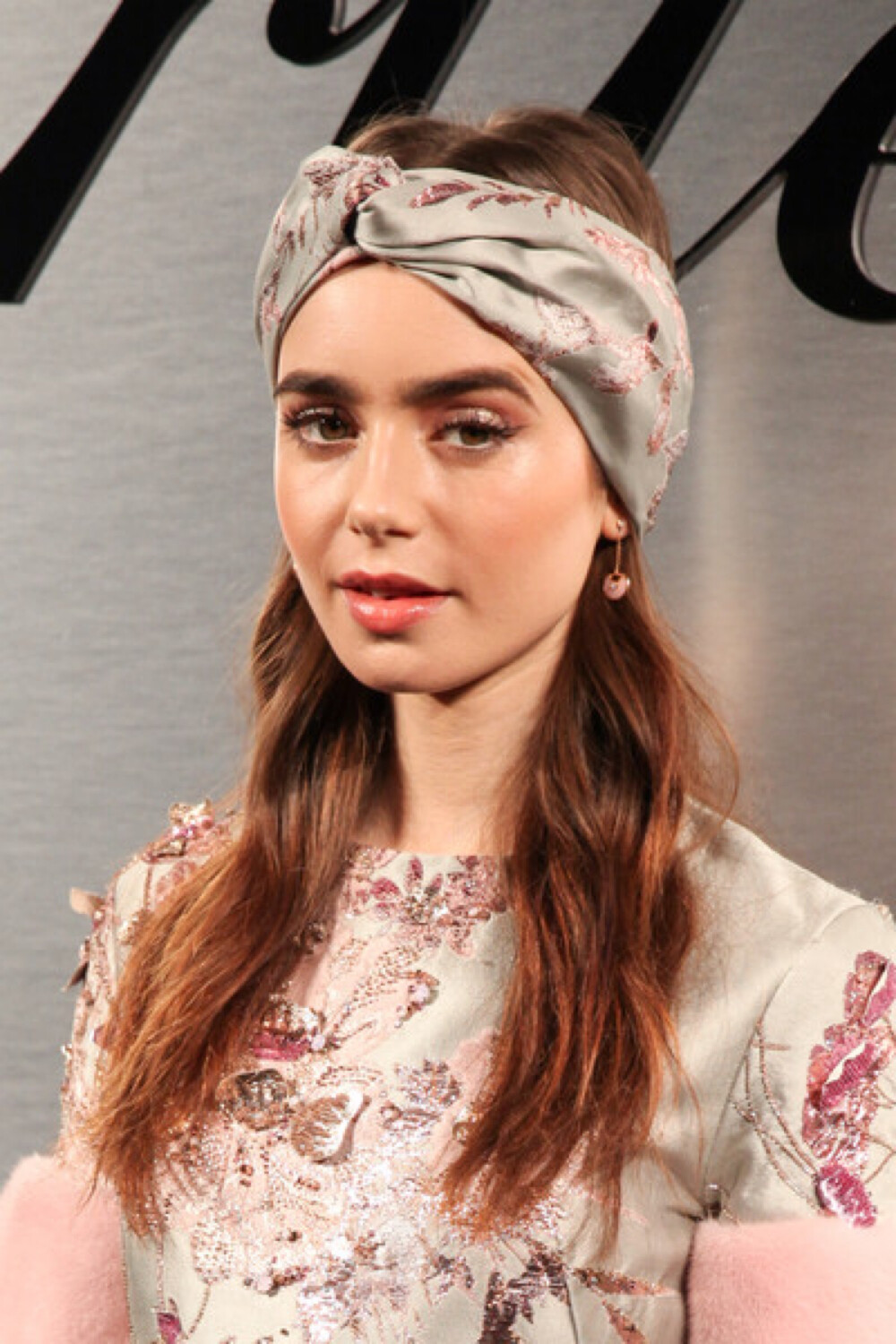 Lily Collins 