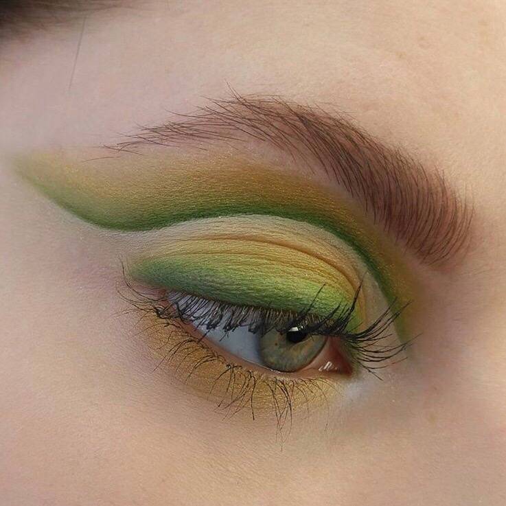 我想看着你的眼睛
听它诉说你的故事
by.Naleontalie