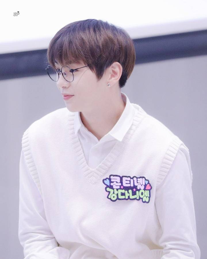 Wanna one 姜丹尼尔
#姜懵懵