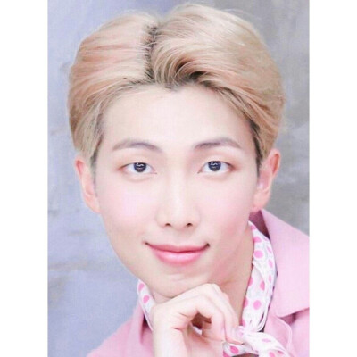 防弹少年团（BTS），是韩国BigHit Entertainment旗下2013年出道的男子演唱组合，由金南俊（Rap Monster）、金硕珍（JIN）、闵玧其（SUGA）、郑号锡（J-HOPE）、朴智旻（JIMIN）、金泰亨（V）、田正国（JUNG KOOK）7…