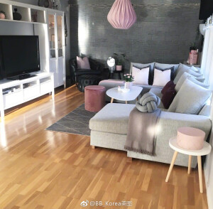 粉灰色系的大气家居风格 ​