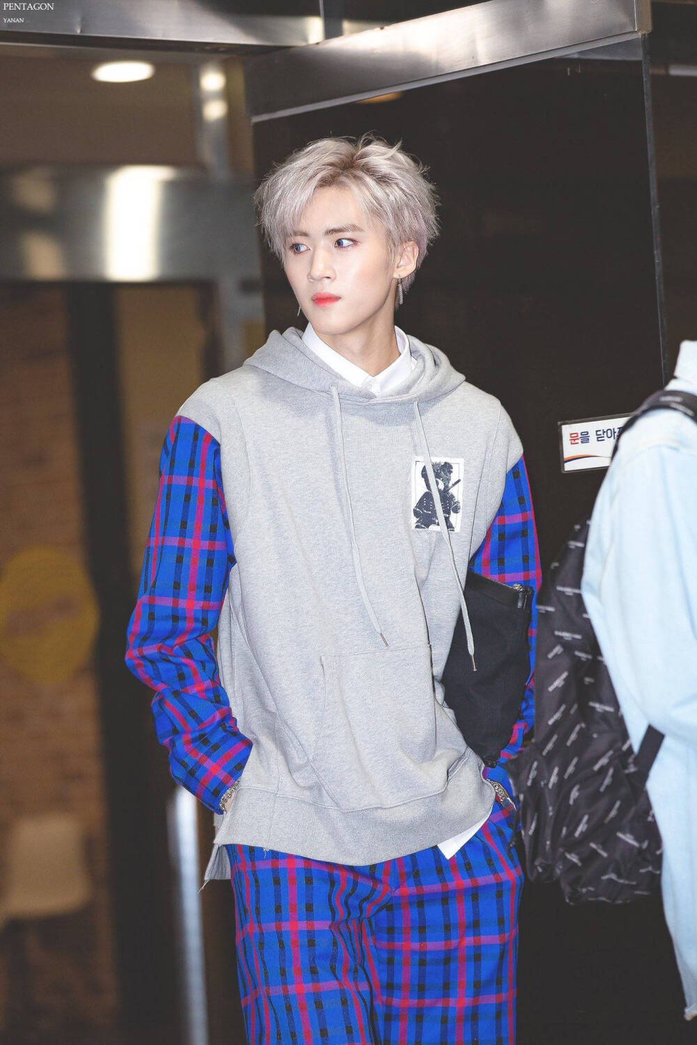 PENTAGON 闫桉（YANAN）