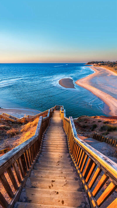 澳大利亚——阿德莱德—华为杂志锁屏
沿着海边长长的木栈道，扑向大海的怀抱，阿德莱德神秘又有魅力，你还不来体验一下？©壹刻传媒