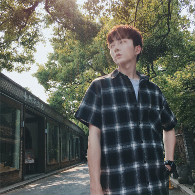 18夏季新款港风男士大格子半袖衬衫韩版青少年学生宽松五分袖衬衣