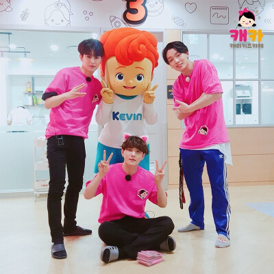 iKON. 송윤형. 김동혁. Bobby 김지원 cr.carrie_kidscafe