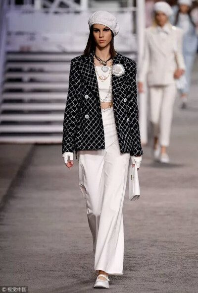 Chanel 2018/19 早春度假系列