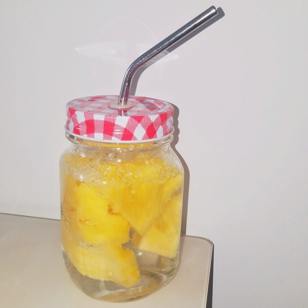 日常饮料菠萝汽水菠萝雪碧