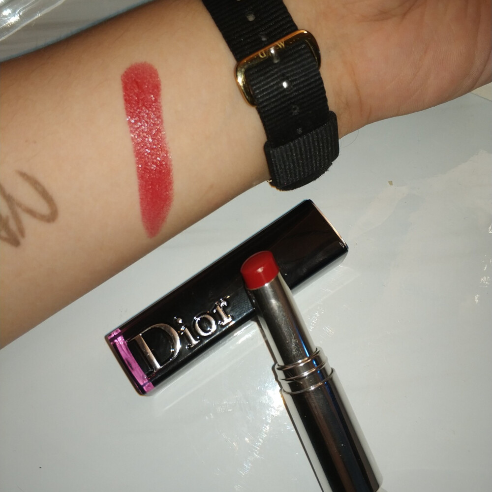 Dior Addict LACQUER STICK 857色号
hollywood red