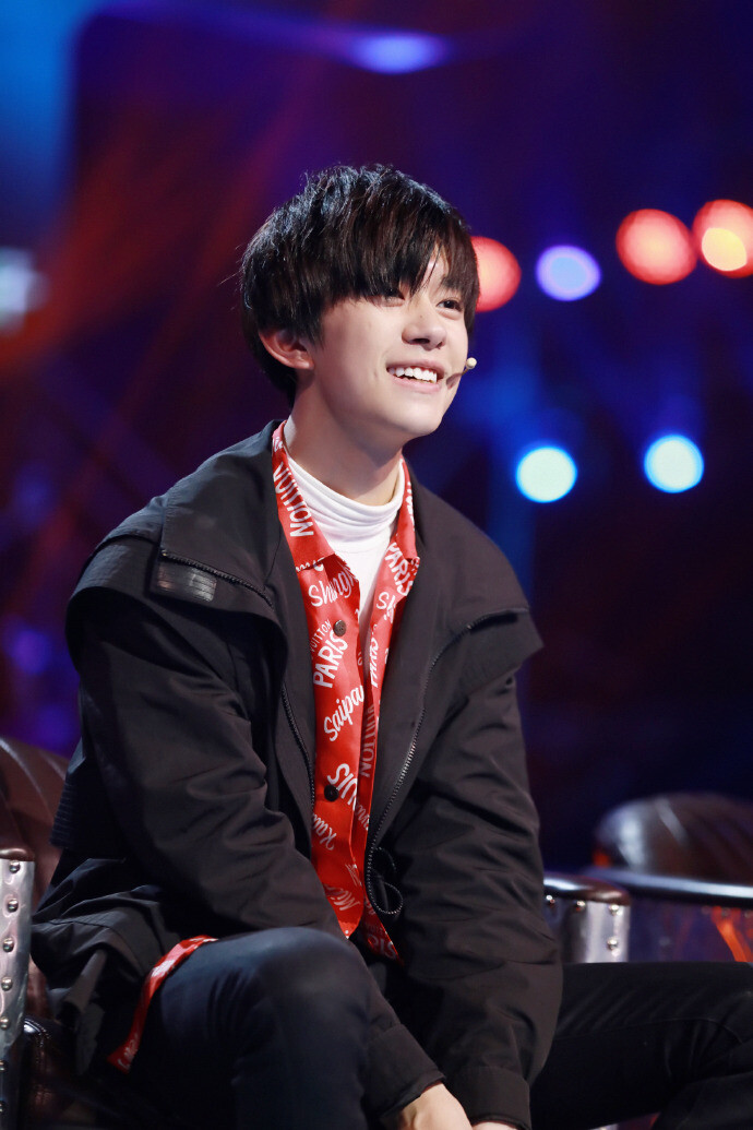 #说到街舞就能想到易烊千玺# 七强舞者battle即将上演，@TFBOYS-易烊千玺 与易燃装置战队多次为舞台呈现奇趣舞台，本次“脑洞”看点——纯粹locking大秀、跨界二次元、“仙女们”柔美爵士，1小时倒计时！超燃惊喜#这就是街舞# O今晚20：00 优酷视频冠军夜开战 ！ ​​​​