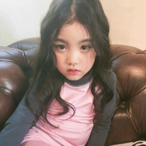 韩国小萝莉小iu 李蔎娥  by莱那那