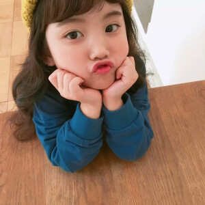 韩国小萝莉小iu 李蔎娥  by莱那那